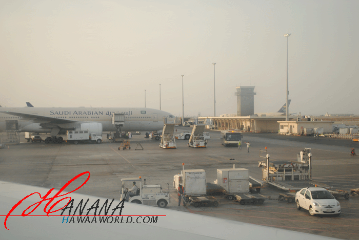 من شباكـــــــــــي رحلتي من جدة للرياض لحظة غروب من فوق السحاب عالم حواء