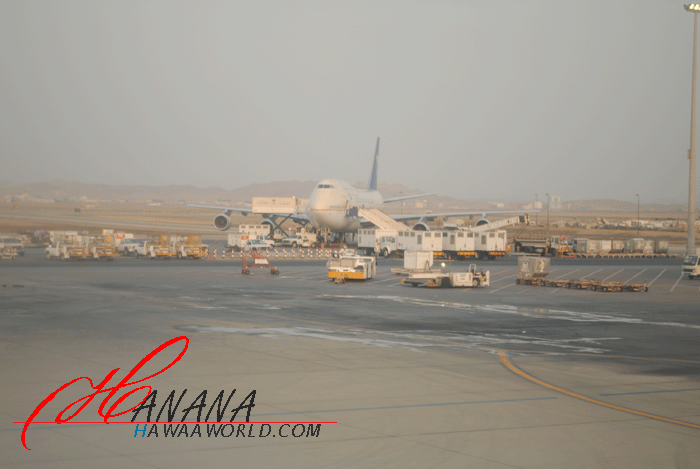 من شباكـــــــــــي رحلتي من جدة للرياض لحظة غروب من فوق السحاب عالم حواء